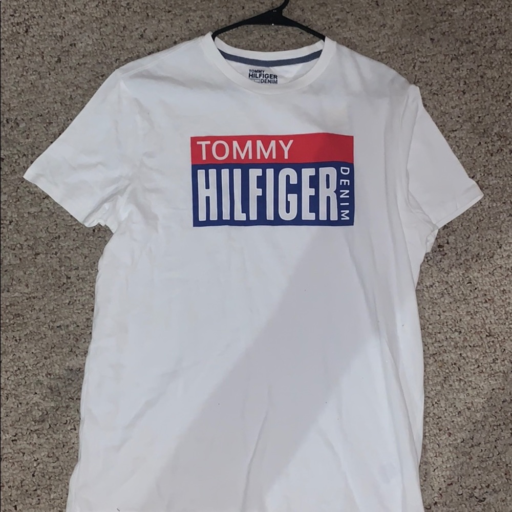 Tommy Hilfiger t shirt